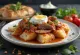 İskender kebab pe farfurie