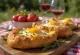 Khachapuri în formă de barcă cu ou și brânză topită