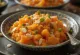 Gajar ka halwa servit proaspăt cu cardamon și migdale
