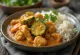 Curry thailandez cu piept de pui servit