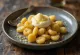 Gnocchi cu spumă de vin servit